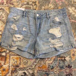 Jean shorts distressed